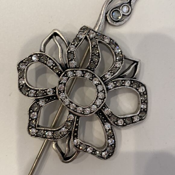 Chico’s Floral Silver Tone Metal w/ Clear Diamanté Statement Hat/Jacket Pin EUC - Picture 2 of 6